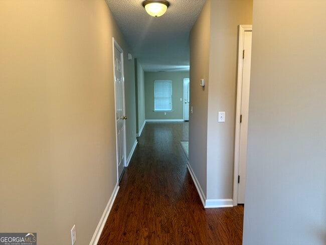 Building Photo - 8002 Towne Pk Dr