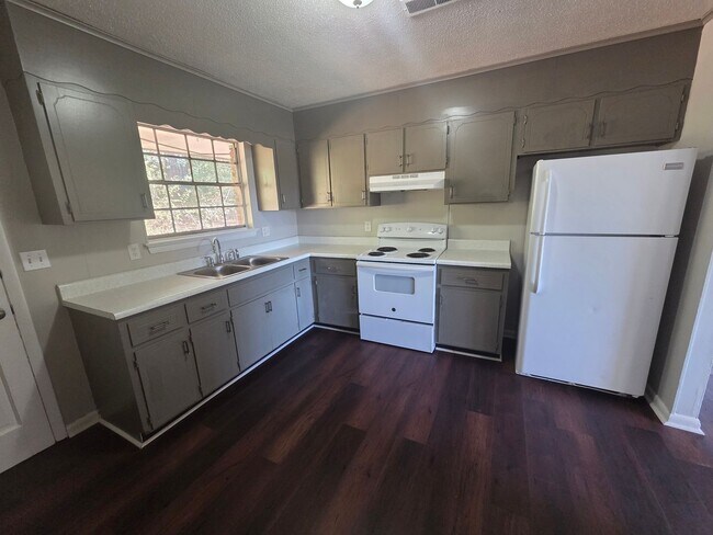 Primary Photo - 75 Dolphin Ln