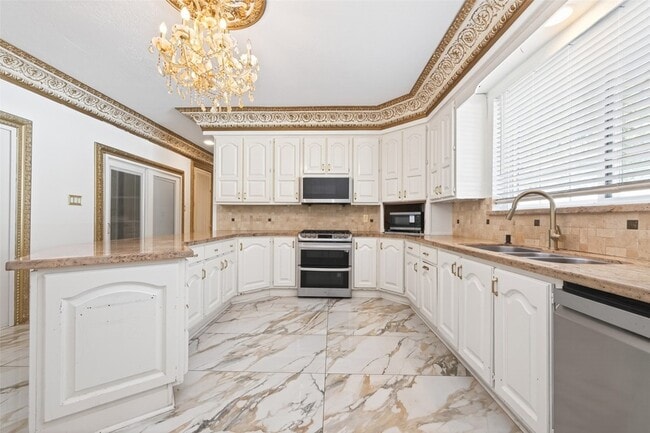 Building Photo - 24 Windermere Ln