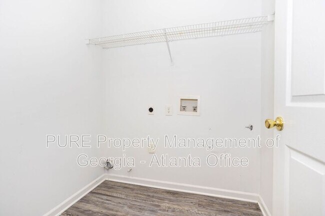 Building Photo - 4303 Brighton Way NW
