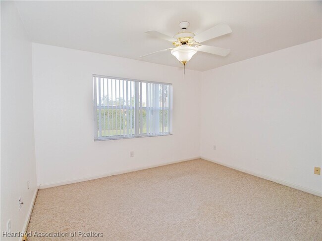 Building Photo - 2508 Manor Dr