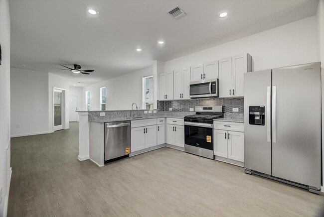 Building Photo - 519 Louis Ln