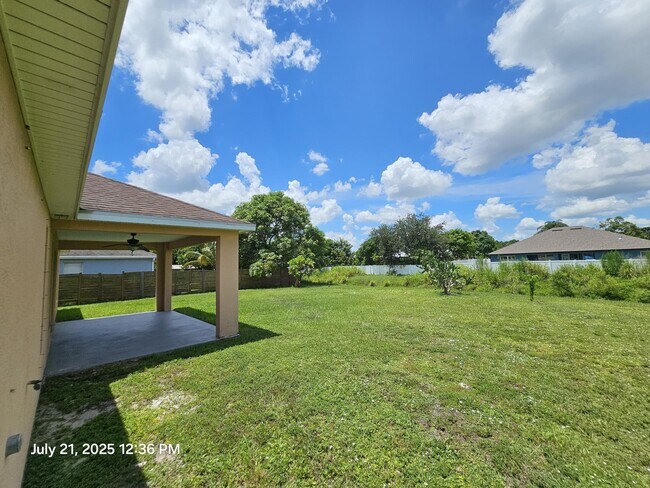 Building Photo - 2182 SW Idaho Ln