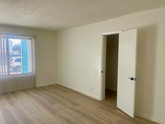 Building Photo - 225 Flower Ave