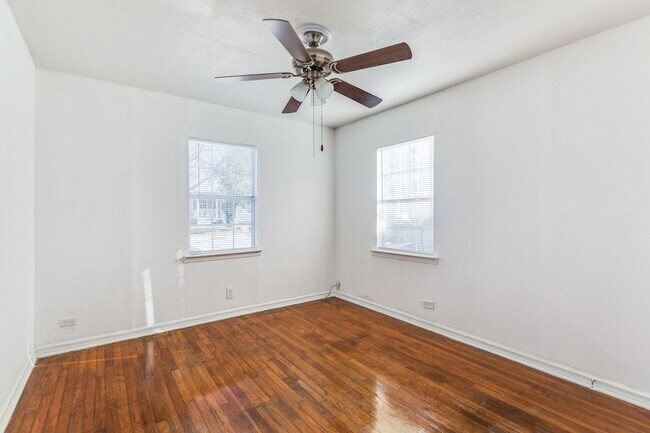 Building Photo - 616-618 Porter St