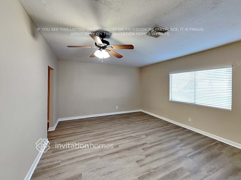 Building Photo - 4107 W Desert Hills Dr