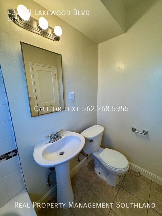 Building Photo - Beautifully Renovated 1 Bed / 1 Bath Apart...