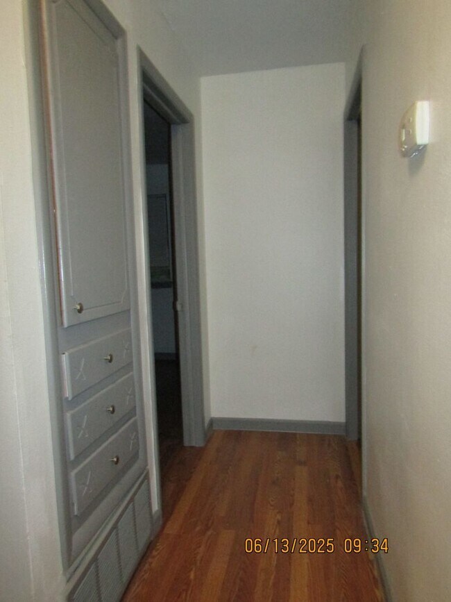 Building Photo - Very nice home located in the Park Lane ar...