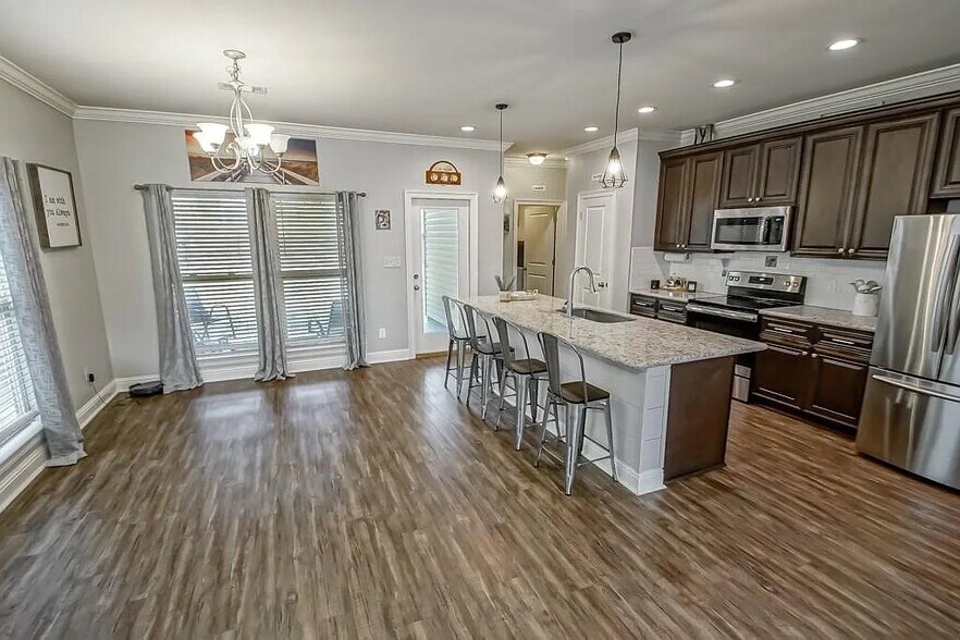 Building Photo - 59450 Spring Dr