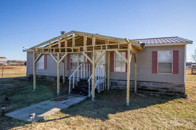 Building Photo - 17707 Bittersweet Rd