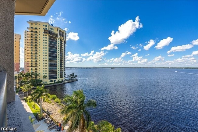Building Photo - 2825 Palm Beach Blvd