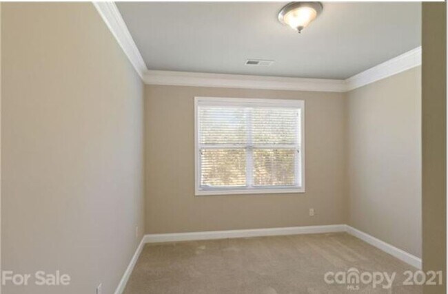 Building Photo - 6126 Trailwater Rd
