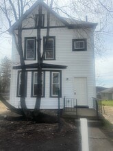 Building Photo - 2310 Jenny Lind St