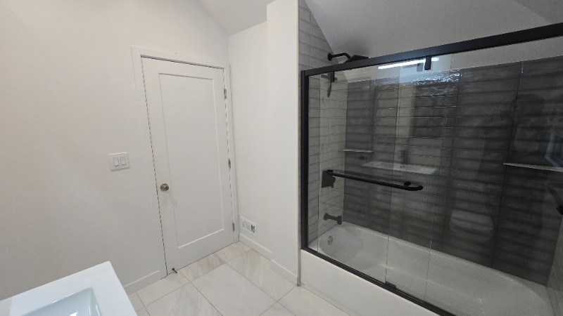 Building Photo - 2665-2665 Shasta Rd