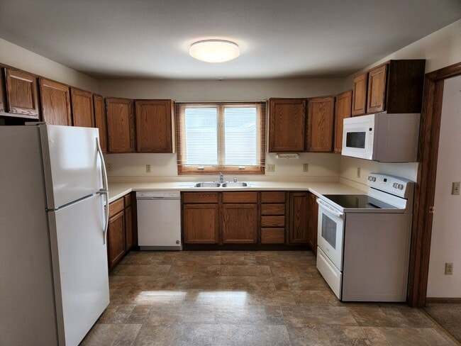 Building Photo - 500-504 Kings Lynn Rd