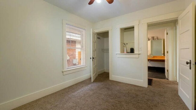 Building Photo - "Charming 2-Bedroom Retreat with Hardwood ...