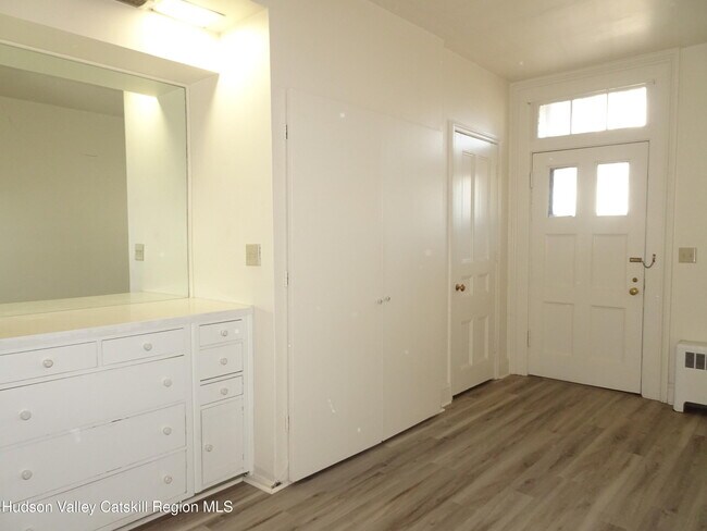 Building Photo - 549 NY-23B