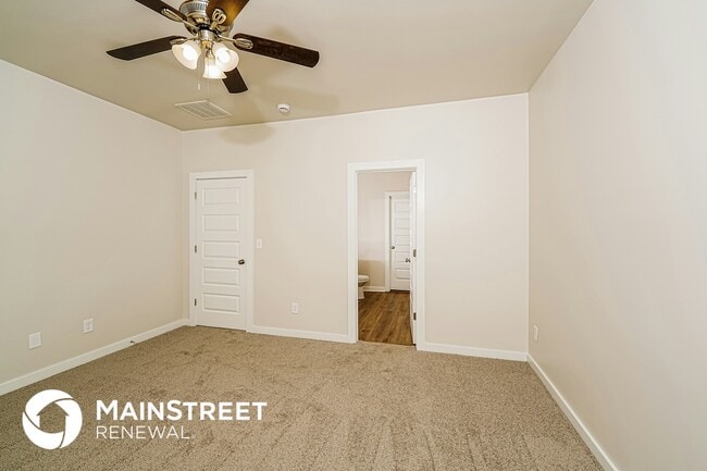 Building Photo - 1400 Brookhaven Dr