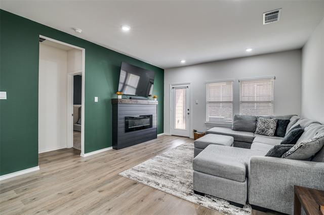 Building Photo - 808 Country Rd