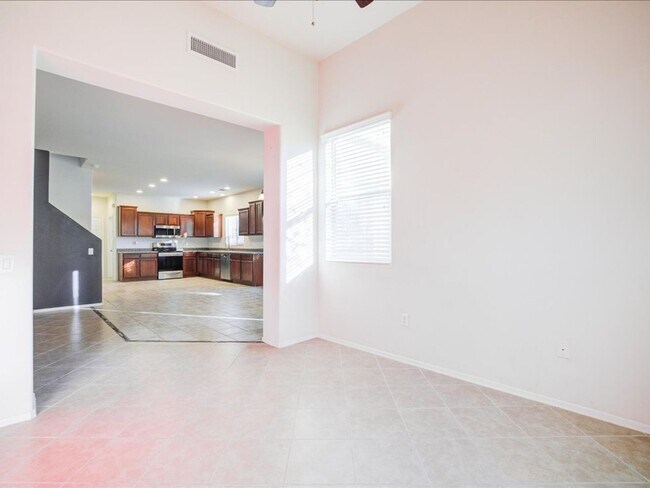 Building Photo - PROMO 1/2 OFF FIRST MONTH'S RENT!!*