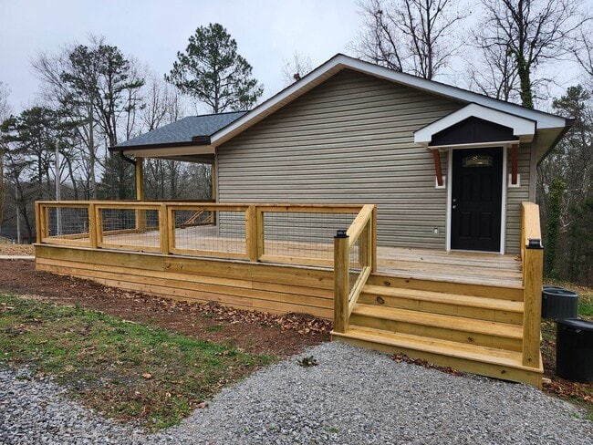 Building Photo - Spacious 3 bedroom 2 bath home in Chickamauga, GA