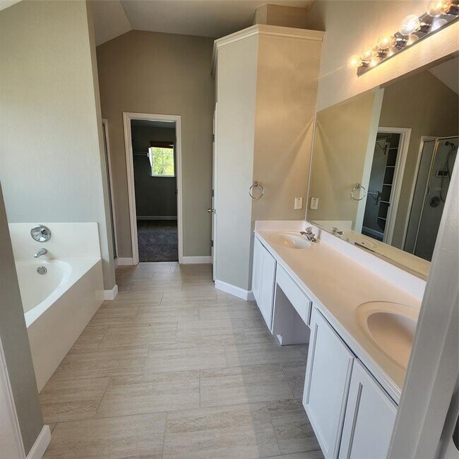 Building Photo - 3412 Longhorn Trail