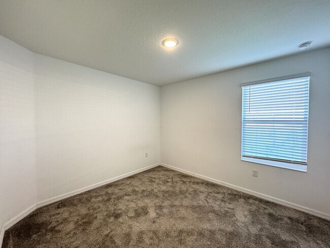 Building Photo - 5442 Limestone St