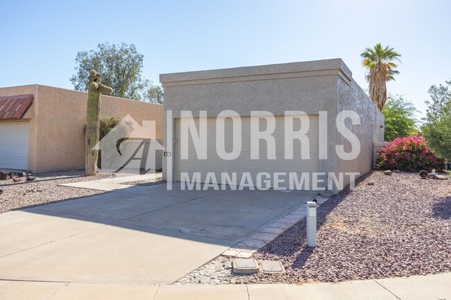 Building Photo - Cozy Home with No HOA and a Large NO Maintenance Backyard