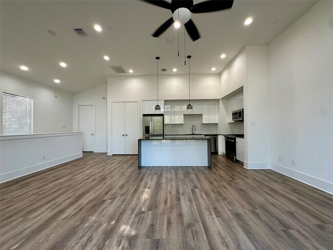 Building Photo - 6642 Del Rio St