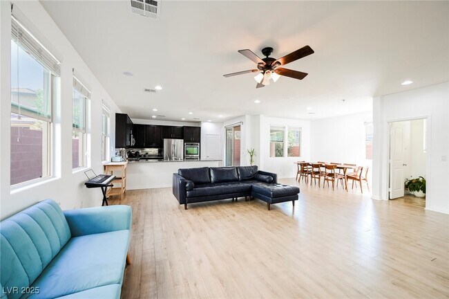 Building Photo - 5484 Sentinel Point Ct