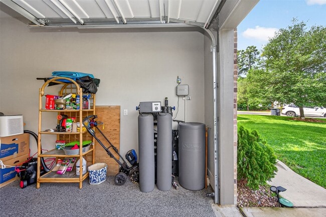 Building Photo - 9979 Pebble Glen Dr