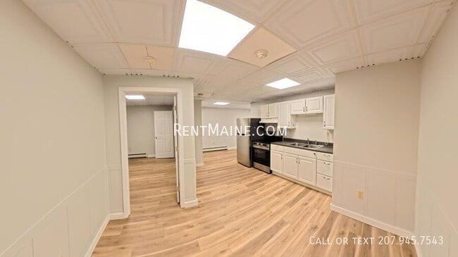 Building Photo - 35 Main St