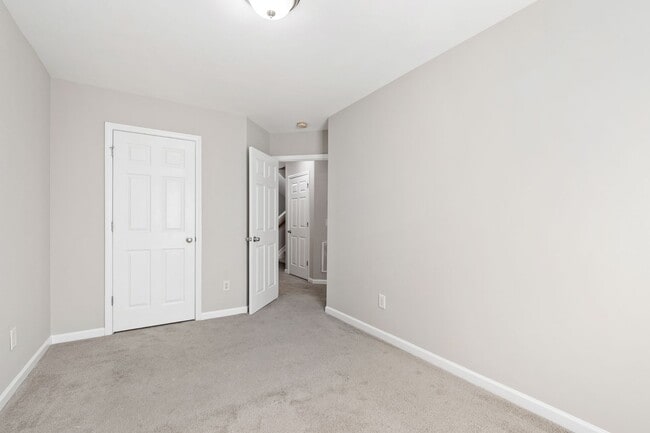 Building Photo - Raleigh Retreat: Modern 3BR Townhome with ...