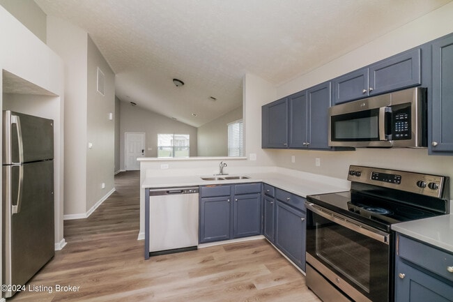 Building Photo - 5817 Bannon Crossings Dr