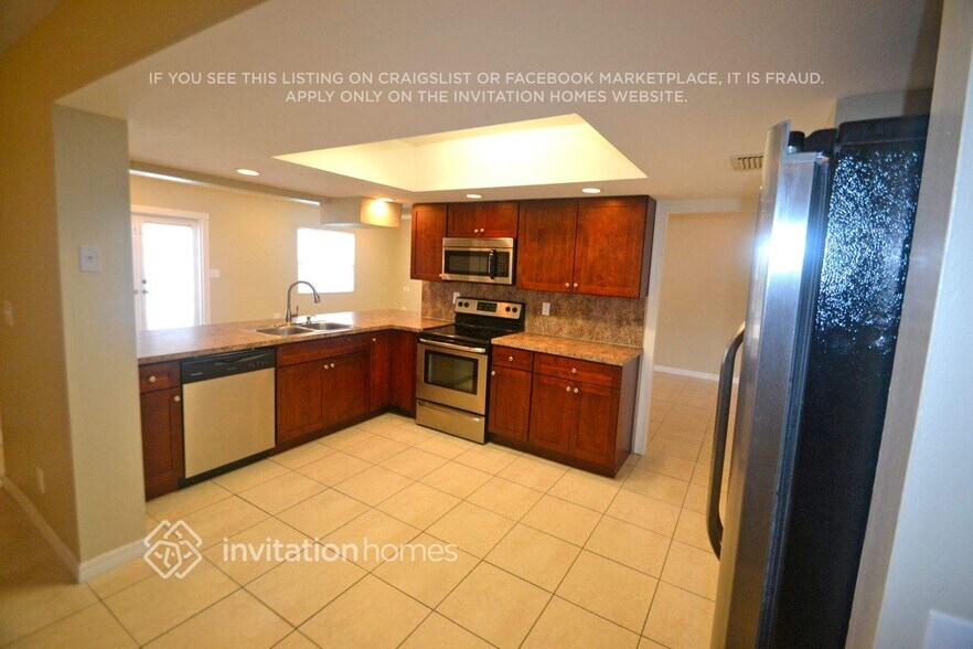 Building Photo - 10851 NW 32nd Ct