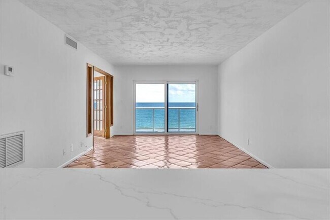 Building Photo - 6000 N Ocean Blvd