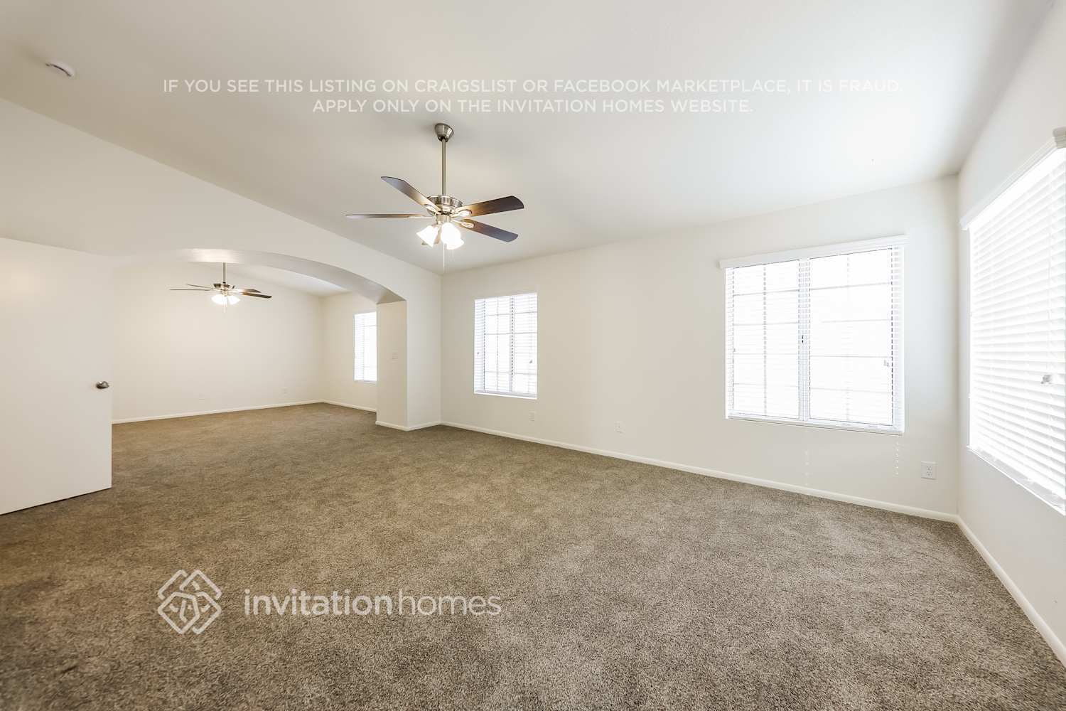 Building Photo - 5584 W Mercer Ln