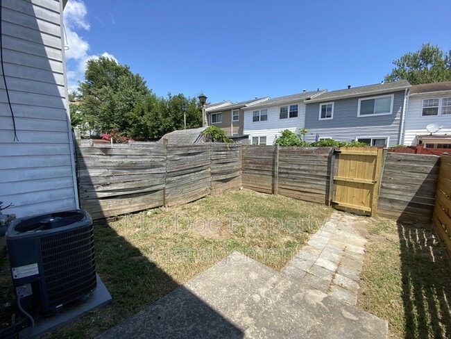 Building Photo - 14674 Pinon Ct