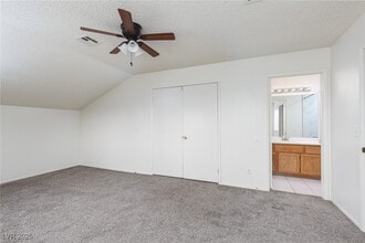 Building Photo - 912 Crowfoot