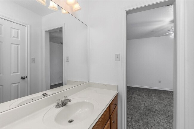 Building Photo - 3511 Farah Dr