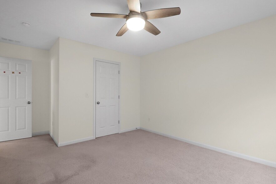 Building Photo - 6743 Palmetto Dr