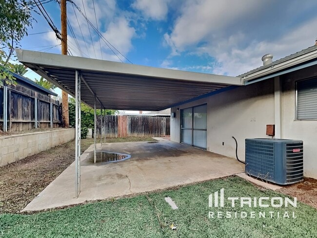 Building Photo - 13687 Boeing St