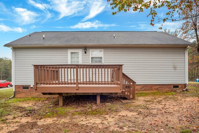 Building Photo - 2046 Samantha Dr