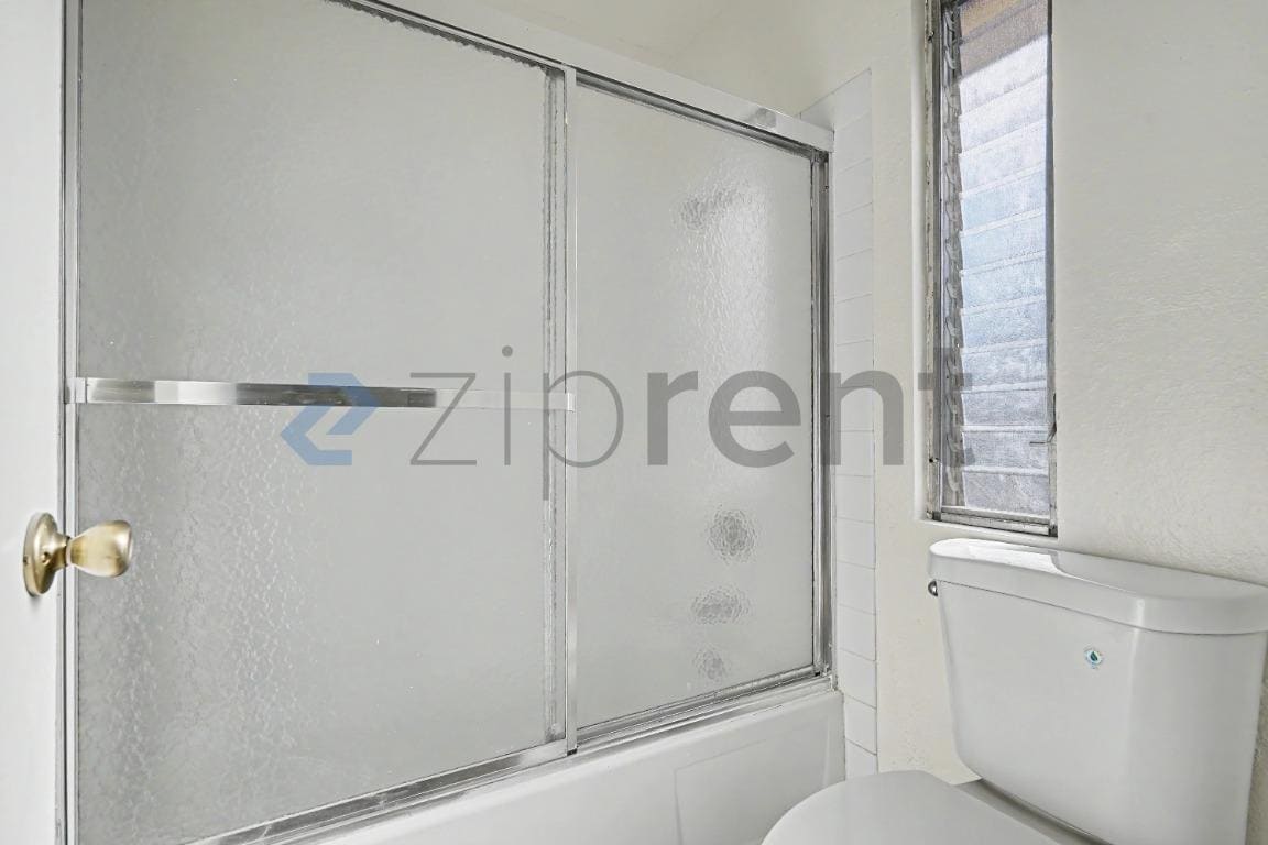 Building Photo - Unit 17
