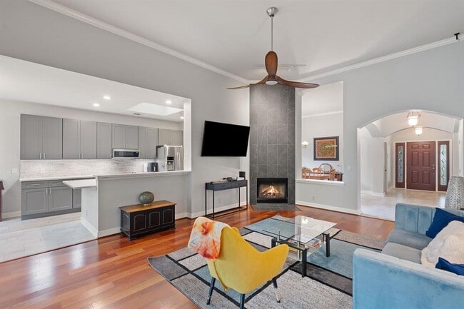 Building Photo - 2812 Cascade Falls Dr