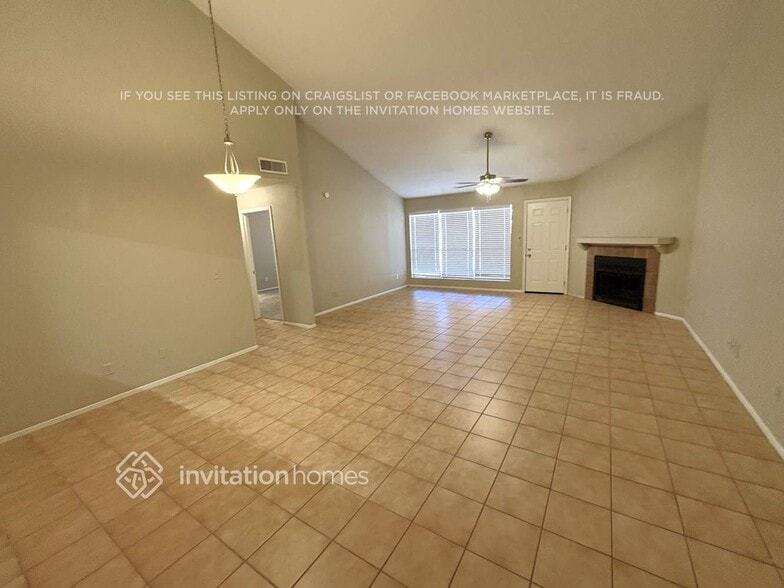 Building Photo - 7748 W Cherry Hills Dr