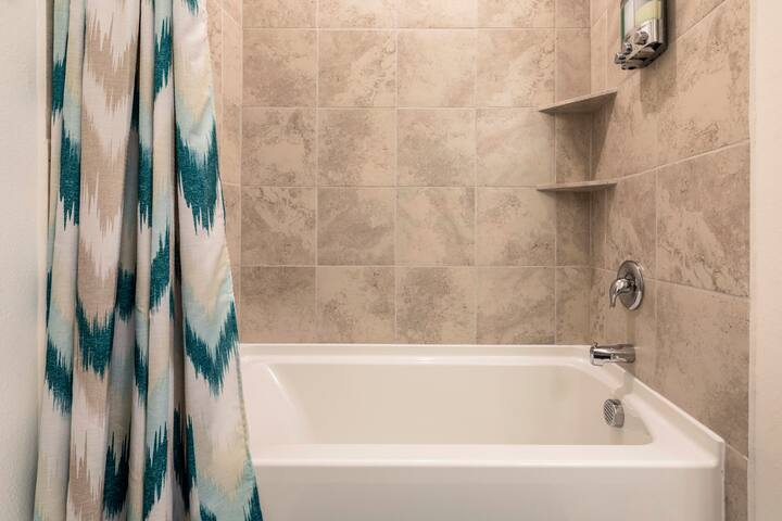 Building Photo - 528 Bronze Forest Dr