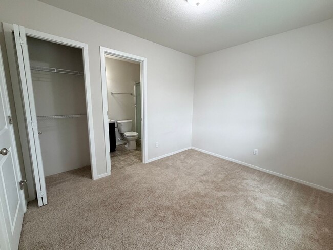Building Photo - 17363 NW Shackelford Rd