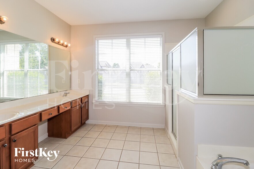 Building Photo - 1432 Sutton Meadow Ln