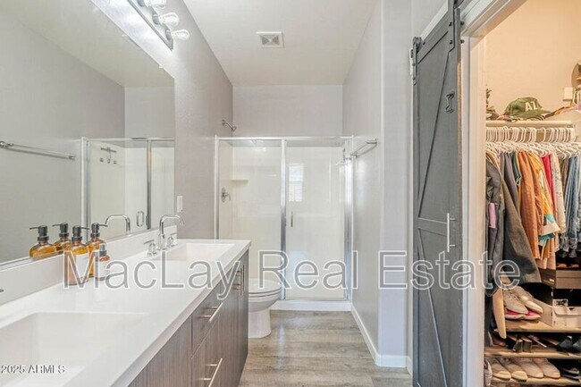 Building Photo - 2271 E Hidalgo Ave